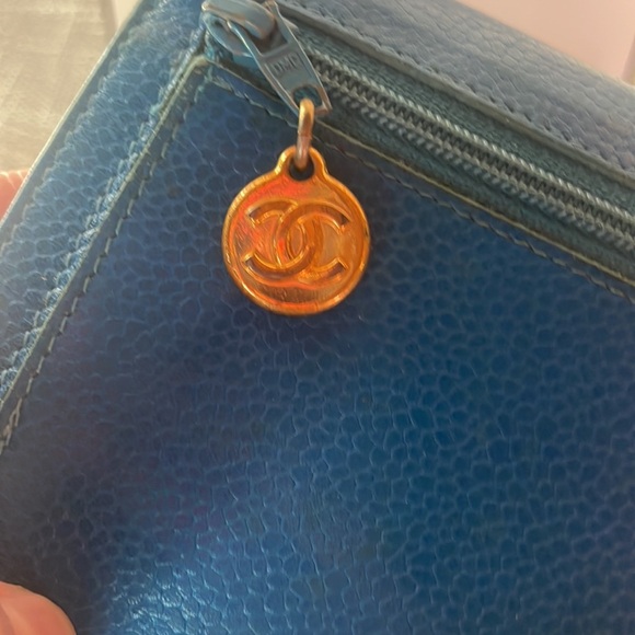 Chanel Classic Blue Caviar small clutch wallet w 24k yellow gold plated hardware - Picture 3 of 8